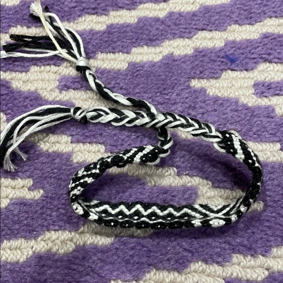 String bracelet - Picture 2 of 5